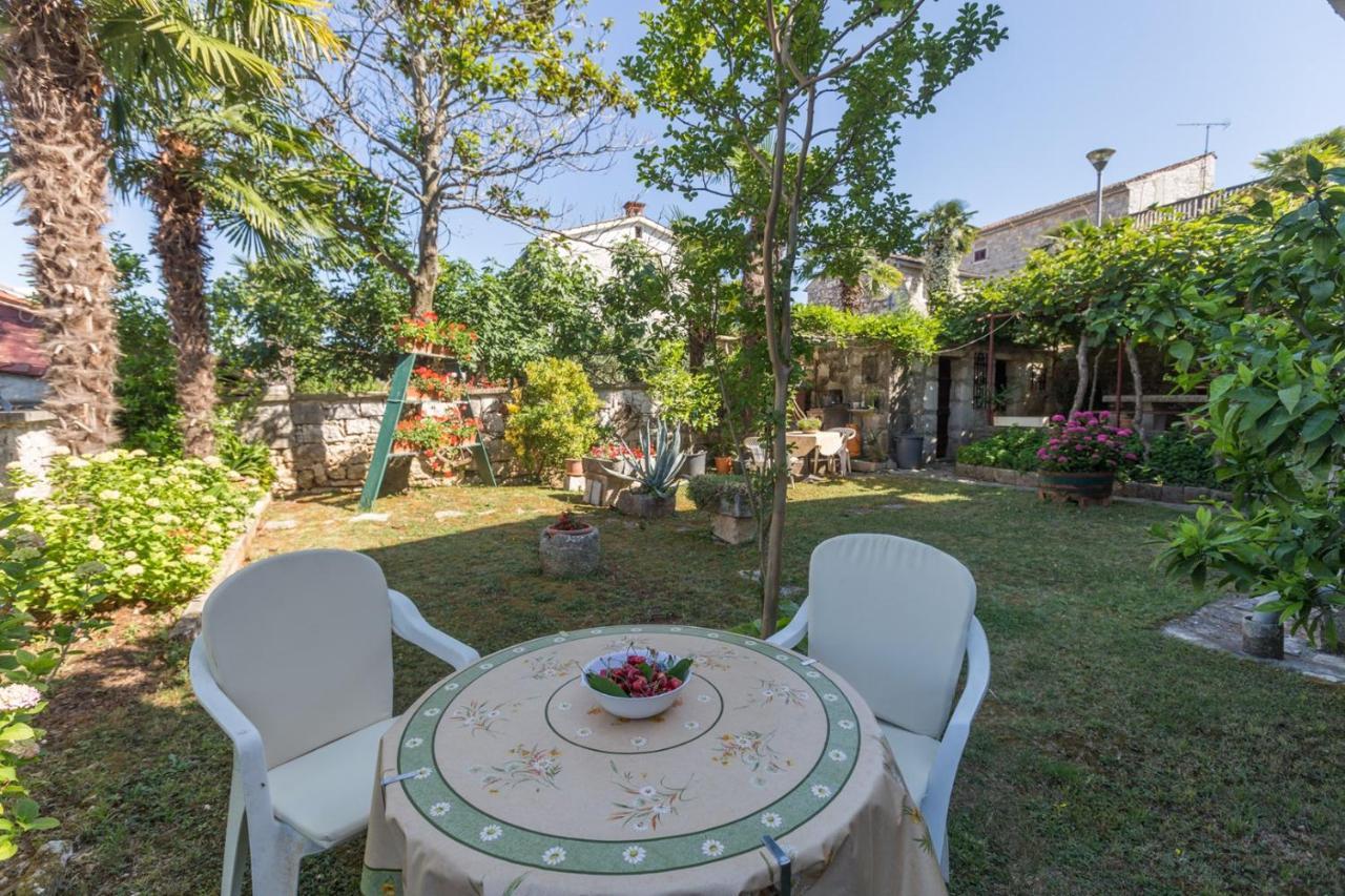 Anamarija Apartments Near The Beach And The Fantastic Adria Sea With Over 10 Small Islands Close By Funtana Esterno foto