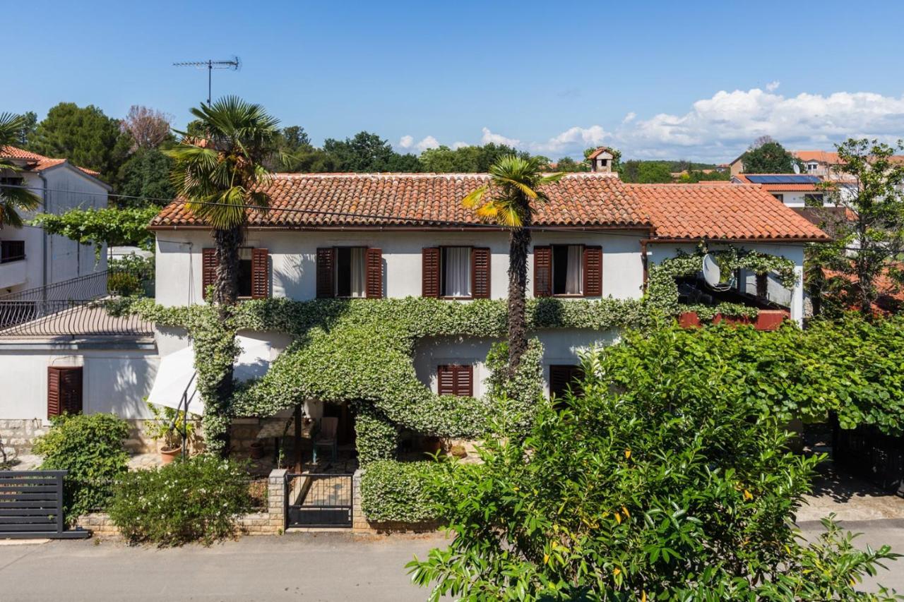Anamarija Apartments Near The Beach And The Fantastic Adria Sea With Over 10 Small Islands Close By Funtana Esterno foto