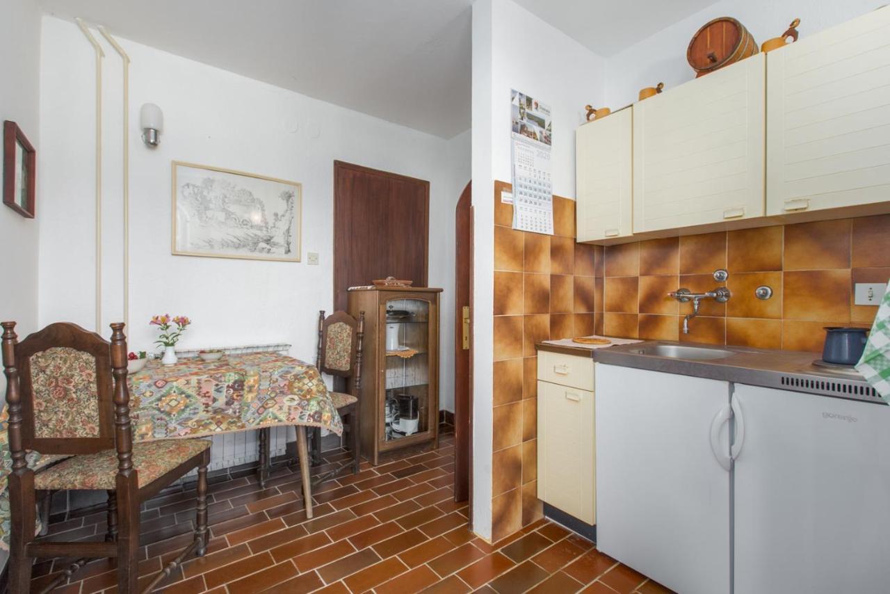 Anamarija Apartments Near The Beach And The Fantastic Adria Sea With Over 10 Small Islands Close By Funtana Esterno foto