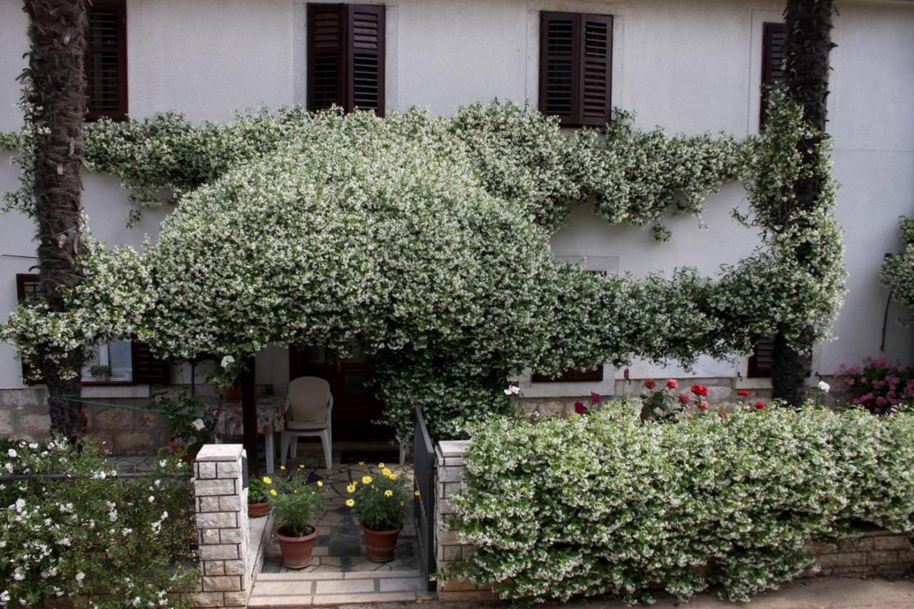 Anamarija Apartments Near The Beach And The Fantastic Adria Sea With Over 10 Small Islands Close By Funtana Esterno foto