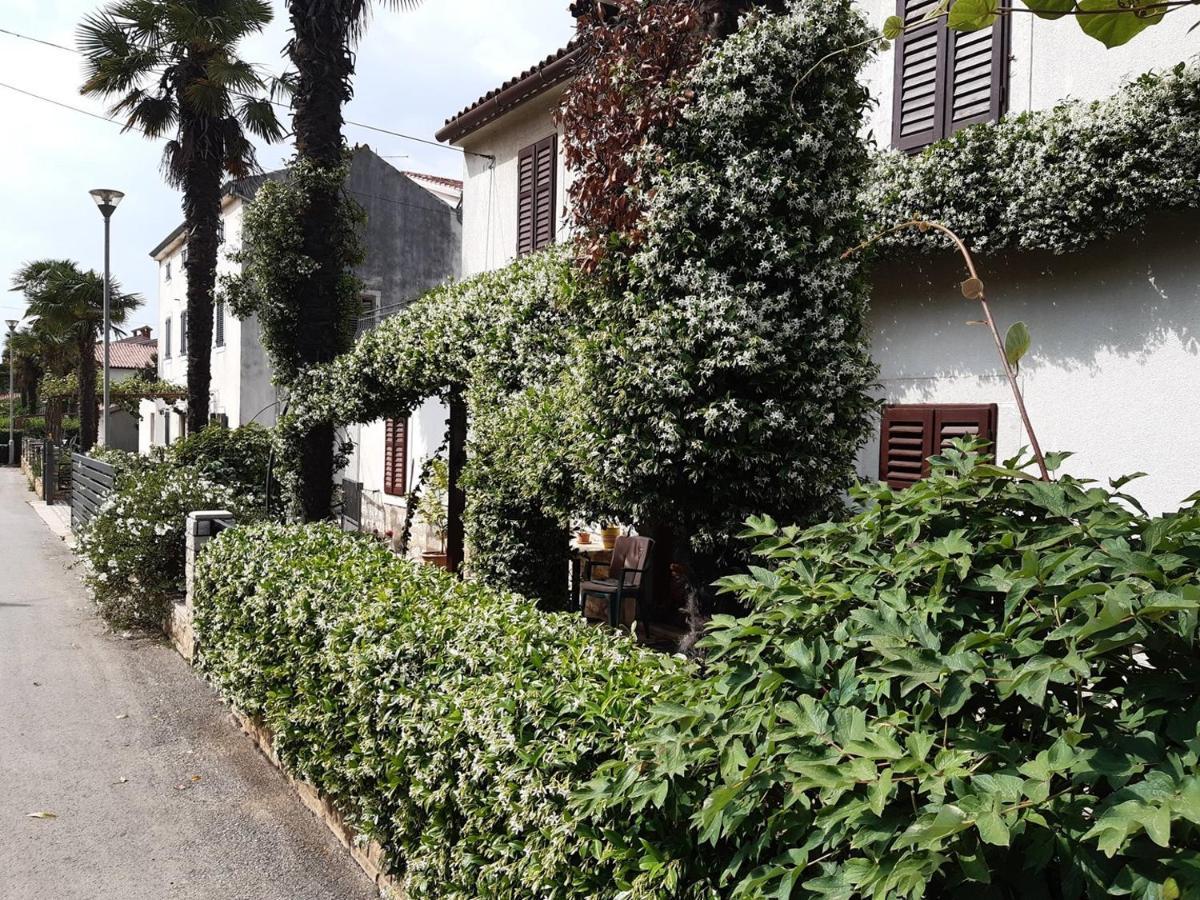Anamarija Apartments Near The Beach And The Fantastic Adria Sea With Over 10 Small Islands Close By Funtana Esterno foto